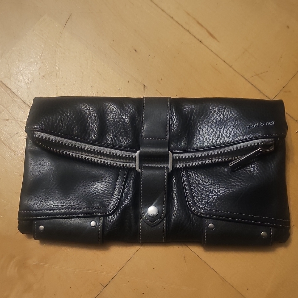 Matt & Nat Black Leather Toiletry Bag